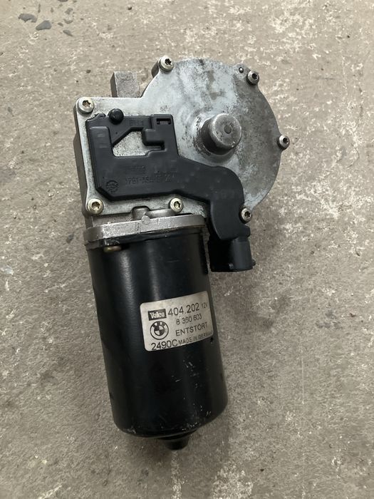 BMW E39 - silniczek wycieraczek przód