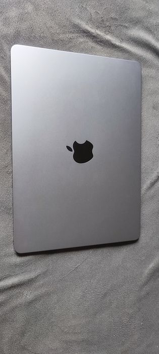 Vendo MacBook Air M2, como novo.