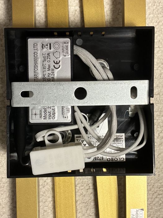 Candeeiro dourado teto led