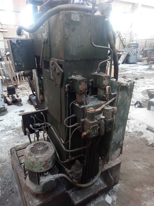 Хонинговальний станок 3к833