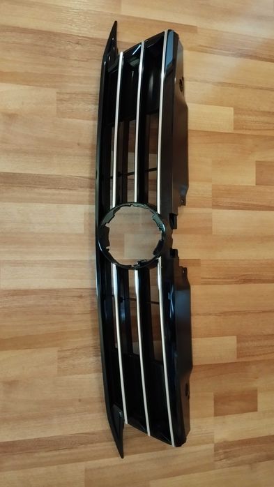 Решітка бампера VW Jetta 6