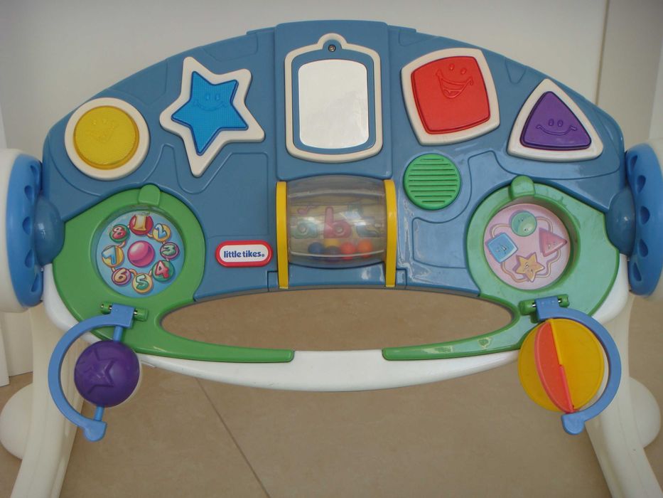 zabawka edukacyjna muzyczny stolik Little tikes