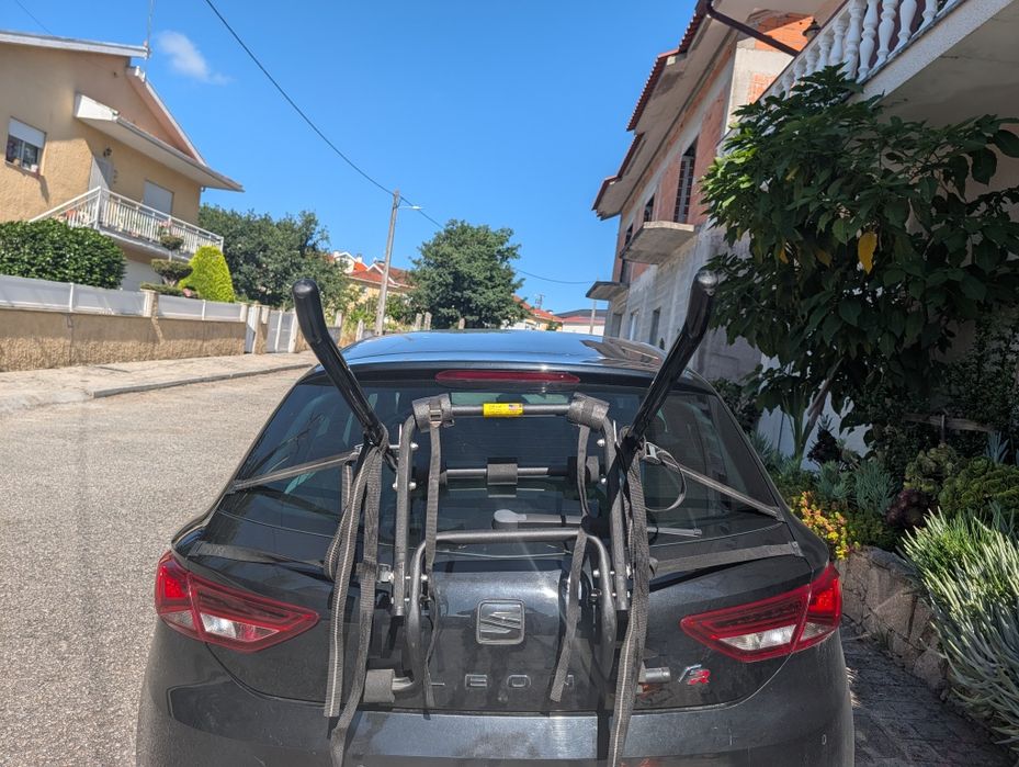 Porte - Bicicleta para carro hatchback