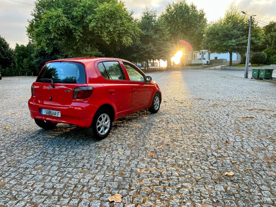 Toyota Yaris 1.0 VVT-i — Março de 2001