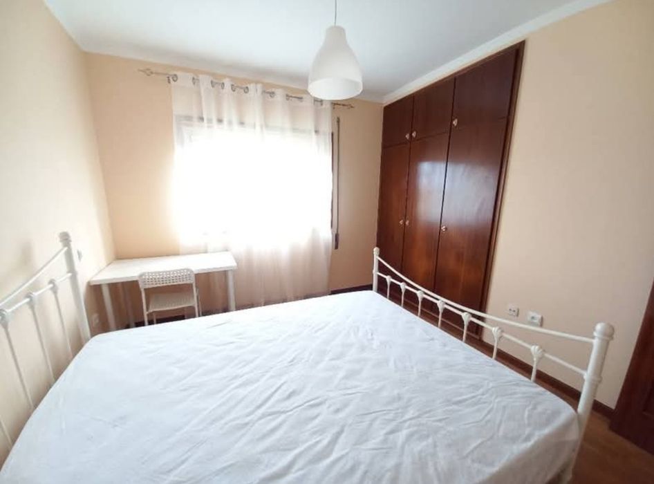 Quarto mobilado junto à estação de metro Castêlo da Maia e a 800 metros da UMAIA