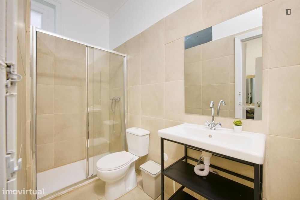 Quarto - localizado em Entrecampos Lisbon