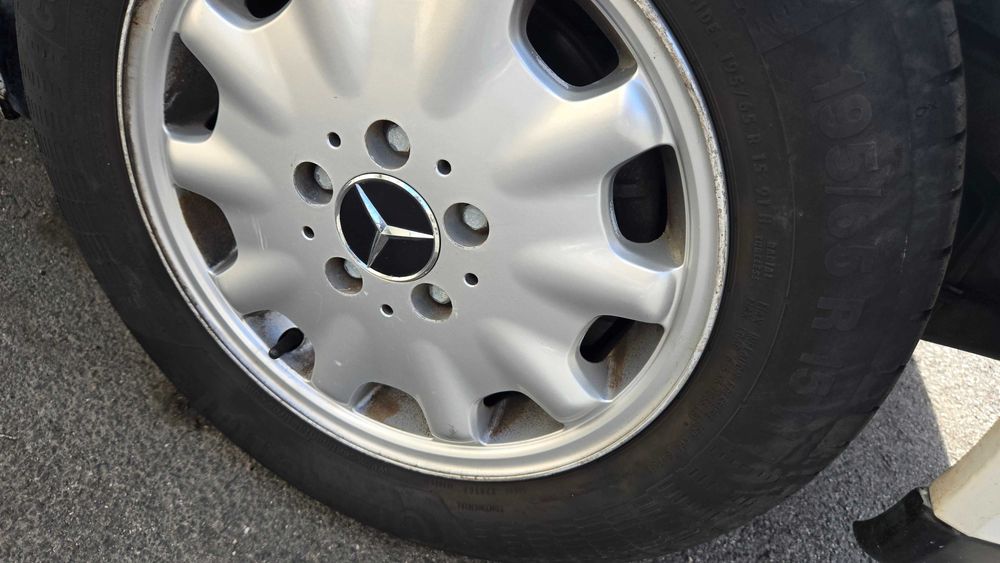 Jantes Originais Mercedes Clássico 15" com 4 pneus 195/65R15" bom piso