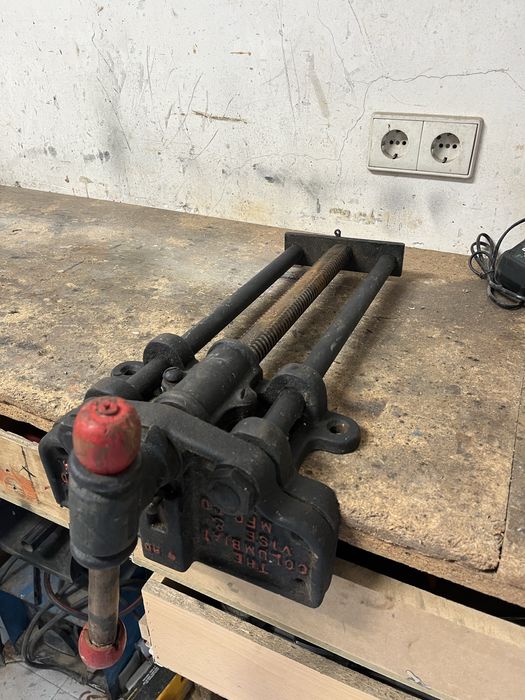 Torno de bancada em ferro