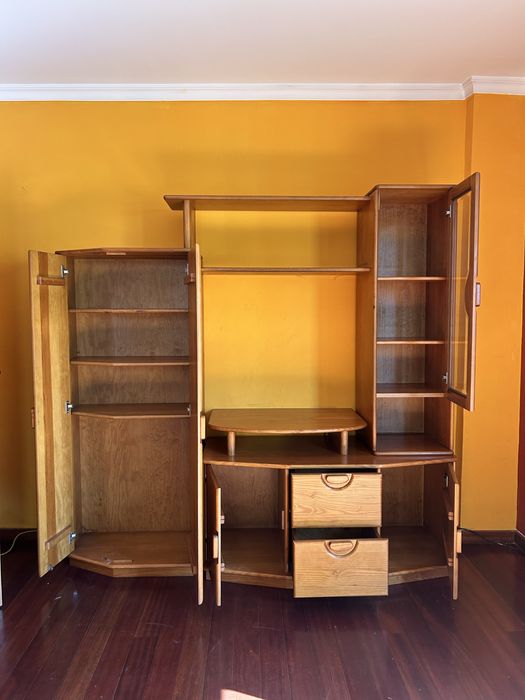 Móvel de sala madeira cerejeira em ótimo estado