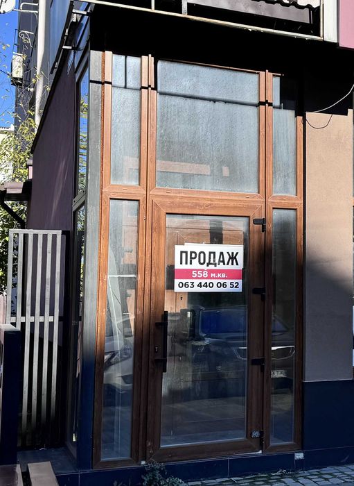 ВЛАСНИК !  Продам приміщення великої площі по хорошій ціні : 560 мкв за $110 000 . КАСКАД .Симоненка 31 .