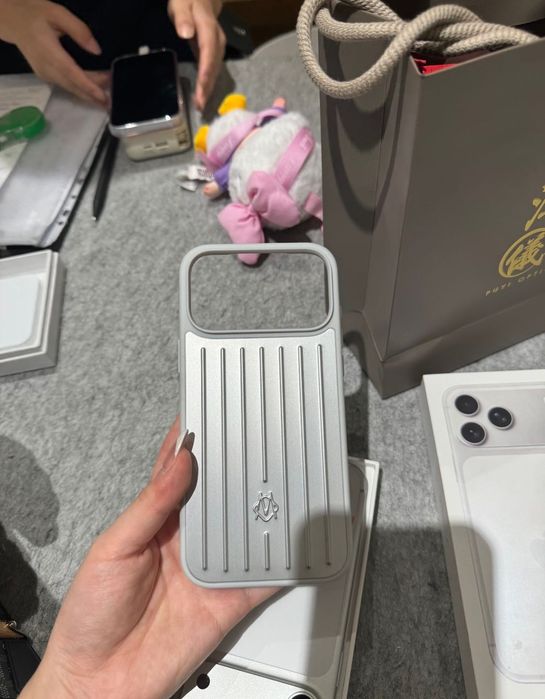 Чехол Rimowa 17 pro max 17 pro