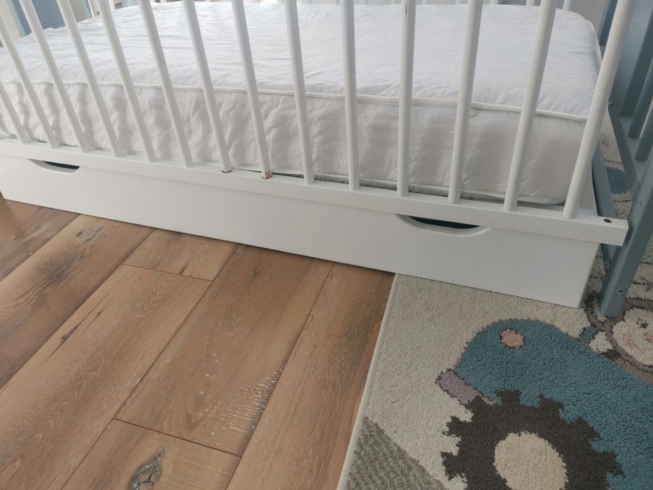 Łóżko dziecięce z materacem