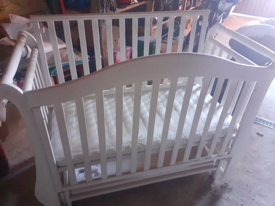 ПРОДАЄТЬСЯ..Дитяче ліжко..