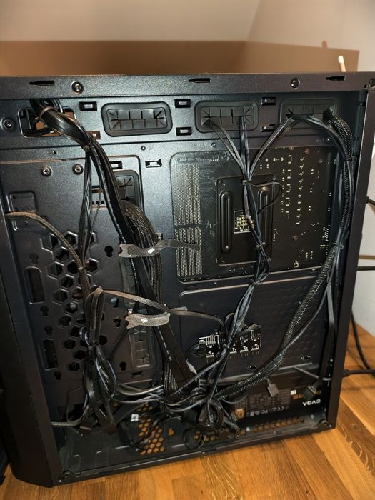 Rx 6800xt Ryzen 5 5600x LG ultragear OLED 240hz wym