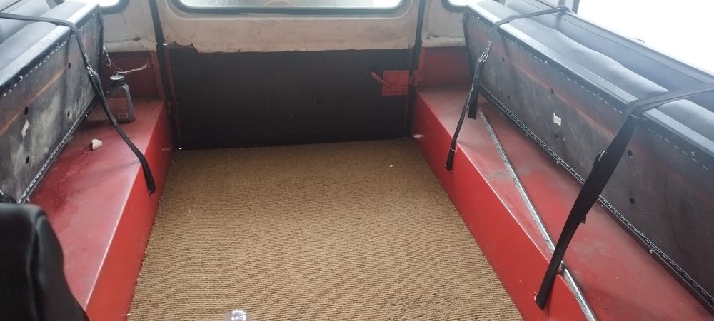 UMM  Cournil 
Tem  7892 km
Em muito bom estado 
Com kit de cap