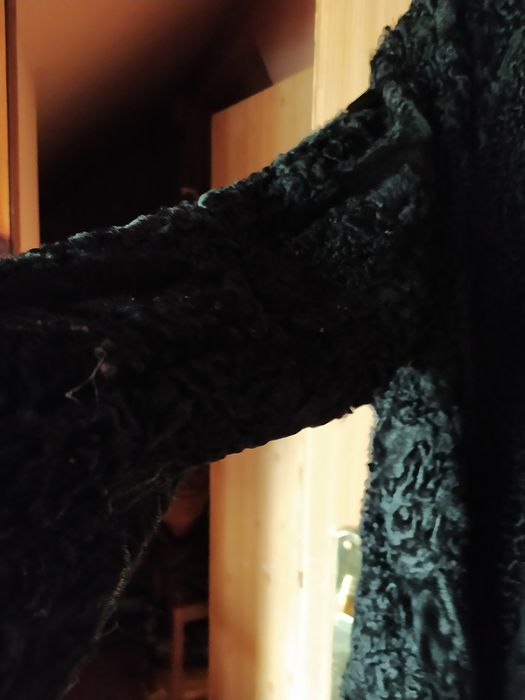 Futro czarne karakuly