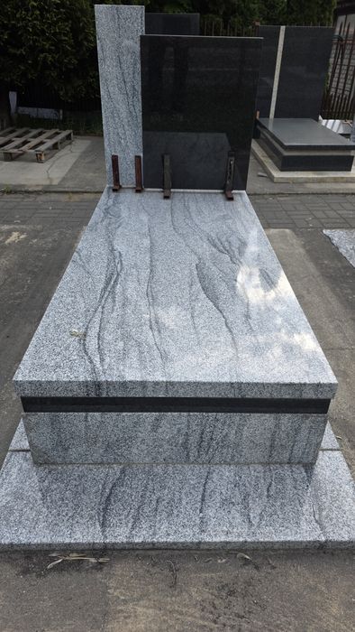 Tanie nagrobki granitowe
