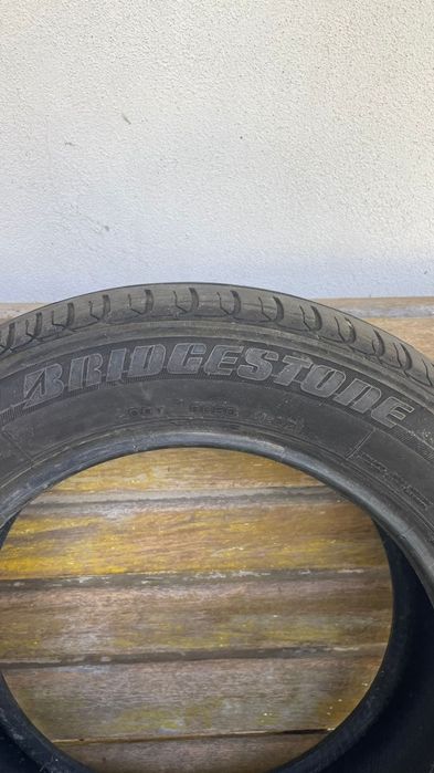 Vendo 1 pneu 195x55x16, completamente novo