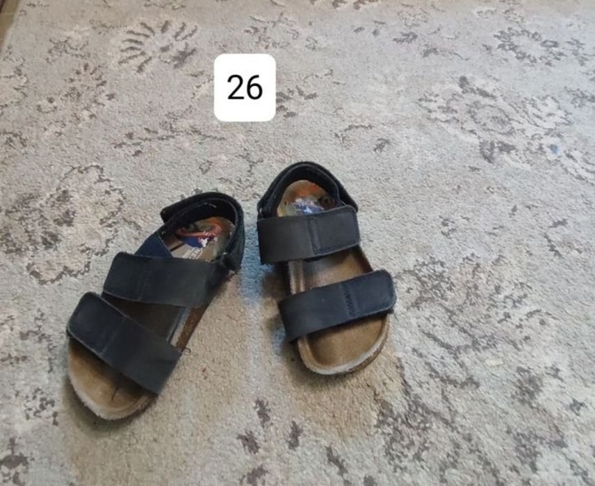 Отдам детскую обувь