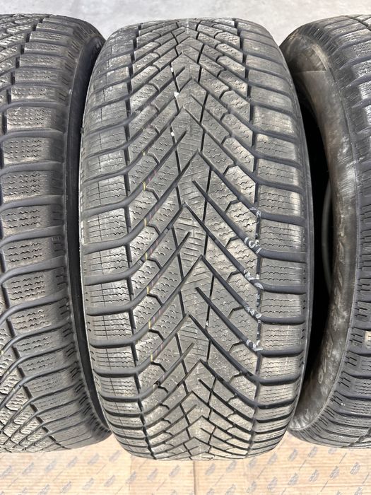 Резина зимная.   Pirelli.   235.55.19   Britain