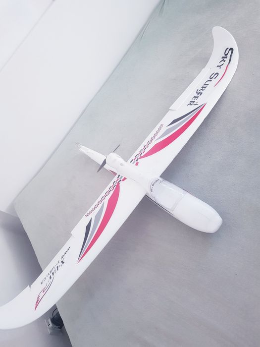 Sky Surfer KIT (elektroszybowiec, rozpiętość 140cm