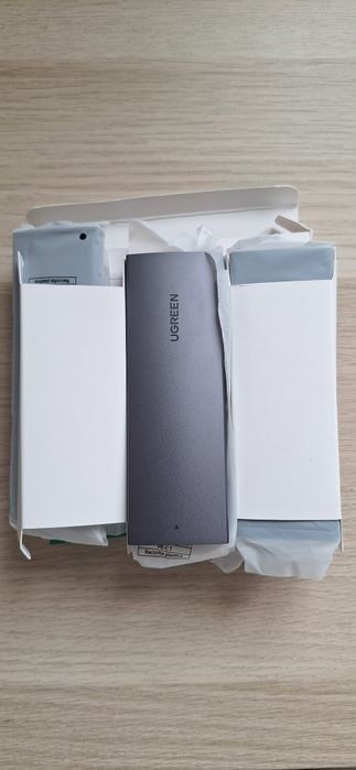 Caixa para disco rígido M.2 UGREEN - NOVO