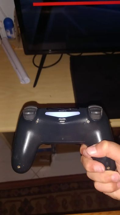 PlayStation 4 c/comando 1T