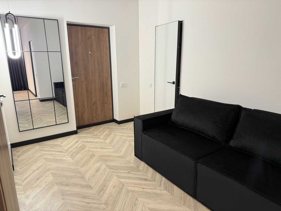 Продаю Євро 2К з новим ремонтом і технікою в Центральному парку.