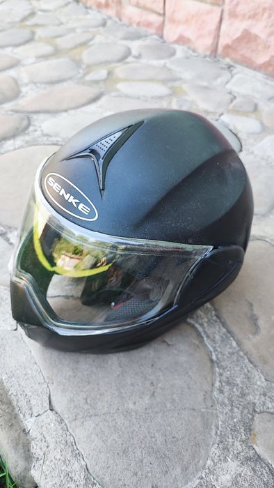 Шолом для мото техніки.