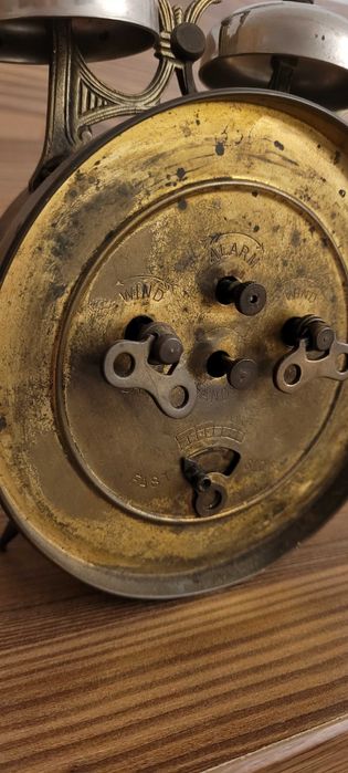 Stary Zegar  Budzik HAU