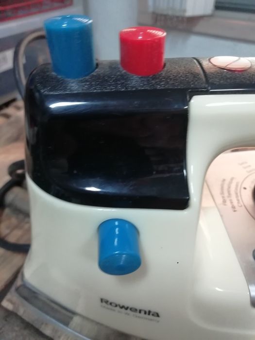 Ferro de Engomar a Vapor Rowenta