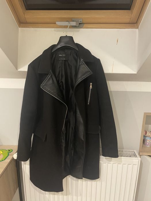 Damski czarny płaszcz