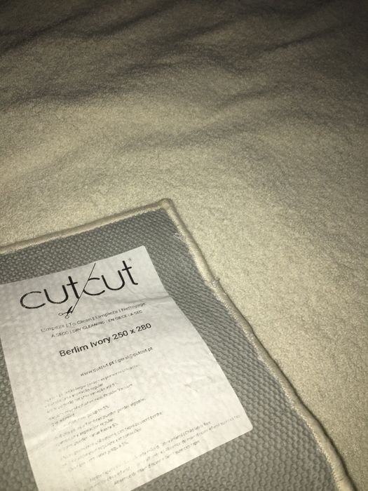 Tapete CutCut BERLIM Marfim- Novo