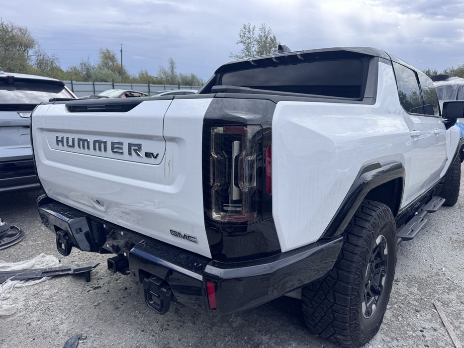 Задня четверть, чверть, ляда GM Hammer EV