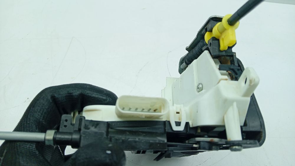 Fechadura / fecho porta trás esquerdo AUDI Q5 Sportback (FYT)