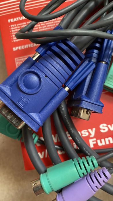 Roline KVM світч для двох комп‘ютерів або системи відеонагляду