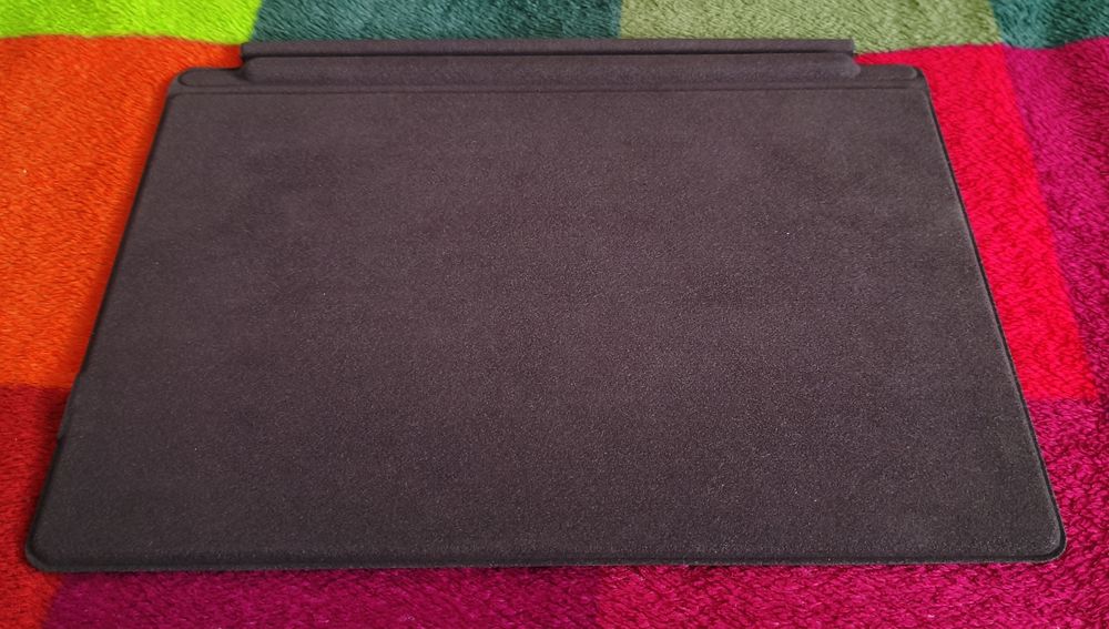 Rii SF108 Teclado Sem Fio Bluetooth Magnético para Microsoft Surface Pro Signature, (Surface Pro 8/9/X) - novo nunca usado