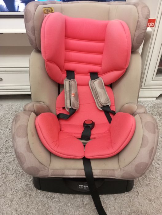Дитяче крісло в автомобіль Б/в.