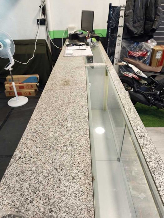 Balcão Vitrine 4.00m x 0.70m