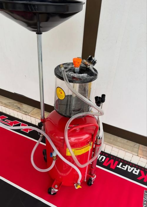 Máquina de tirar óleo de motor 80Litros. Entrego