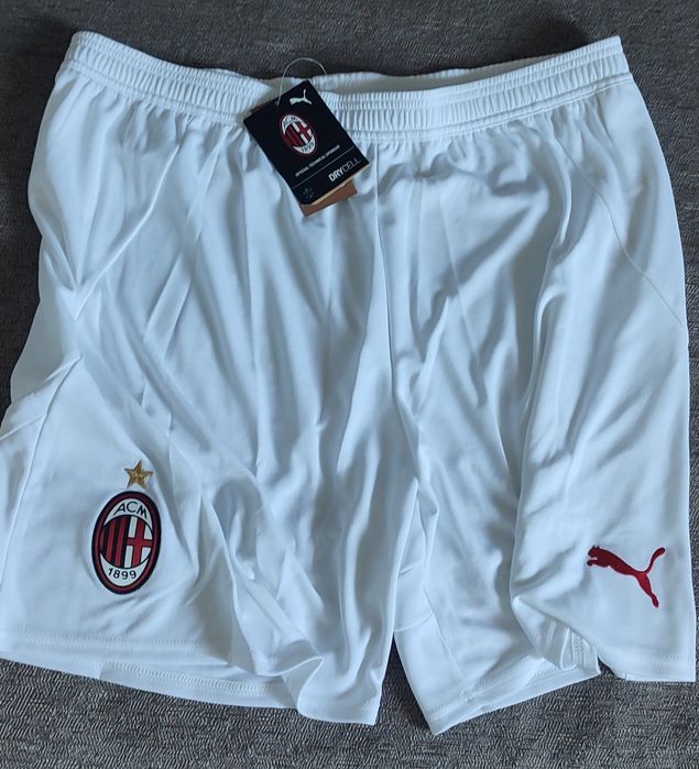 Calções oficiais AC Milan e Puma
