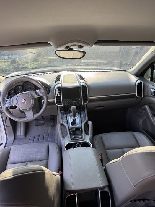 Спрчно Продам Porshe