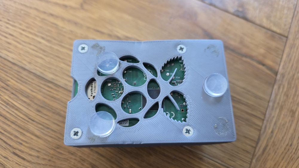 Raspberry Pi 3B+ + moduł Waveshare z 3 przekaźnikami