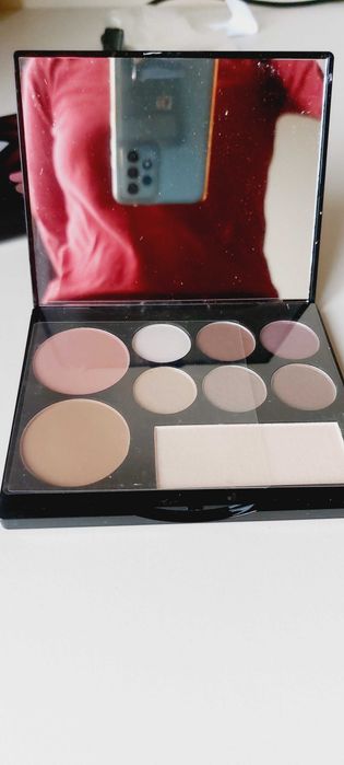 N07 nude to night palette