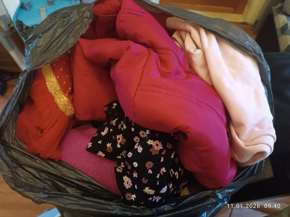 Ubranka 98-104 dziewczynka cały worek 120 l