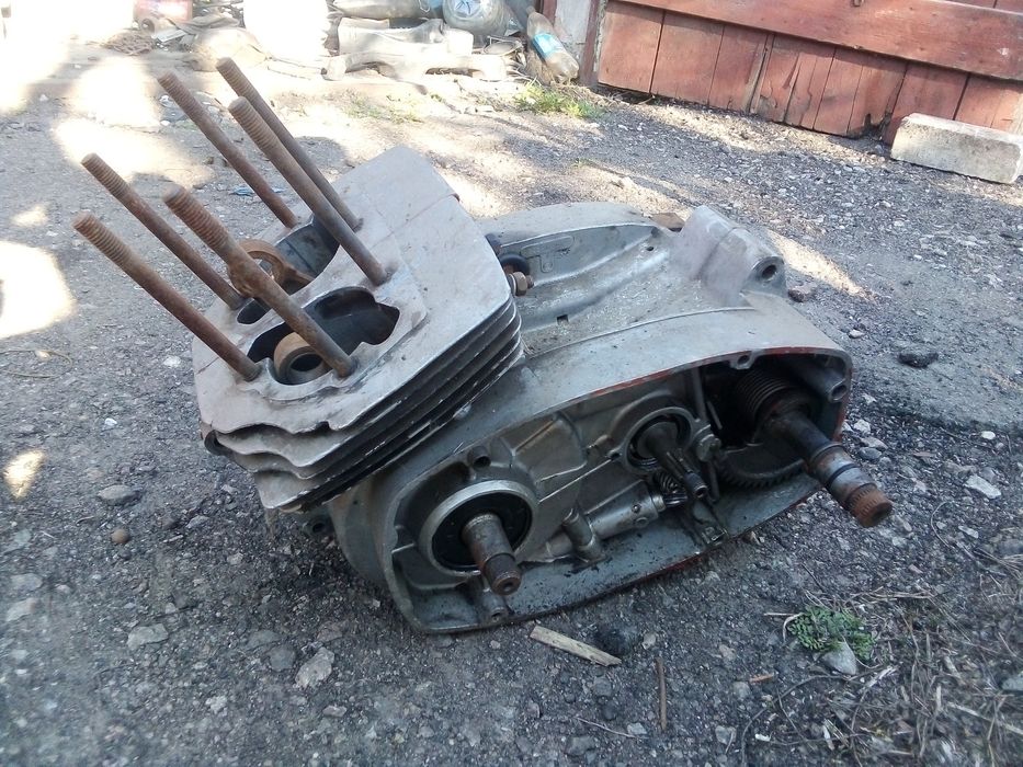 Двигать Ява 634 6v
