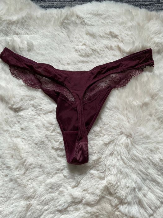 Bordowe stringi L