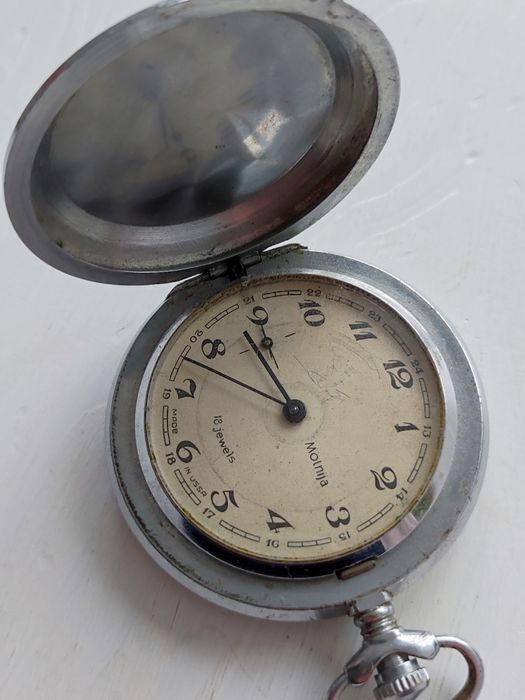 Часы Молния с узором 1972 года.