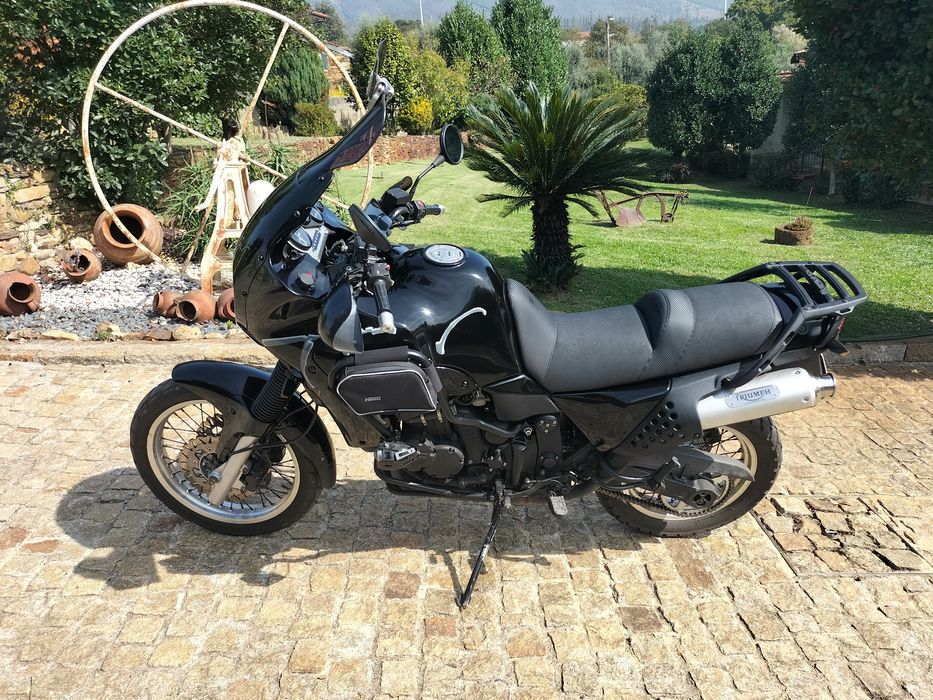 Triumph tiger 900