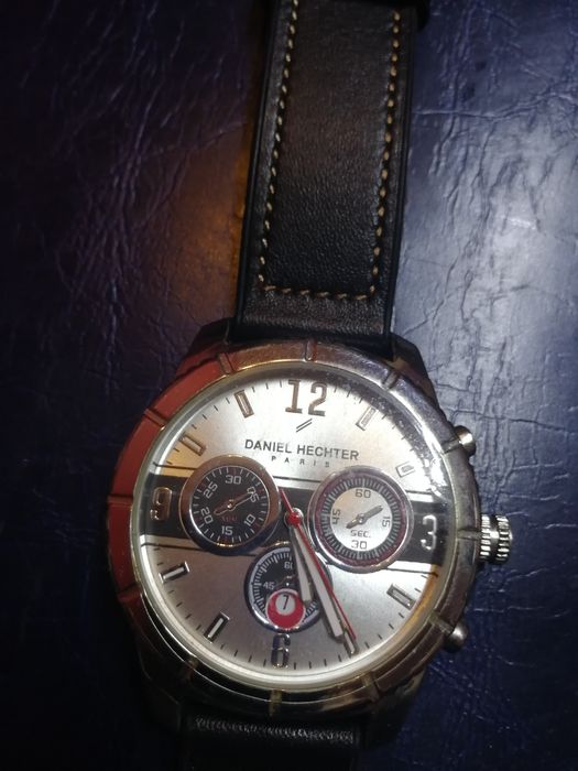 Nowy duży zegarek na nowym pasku